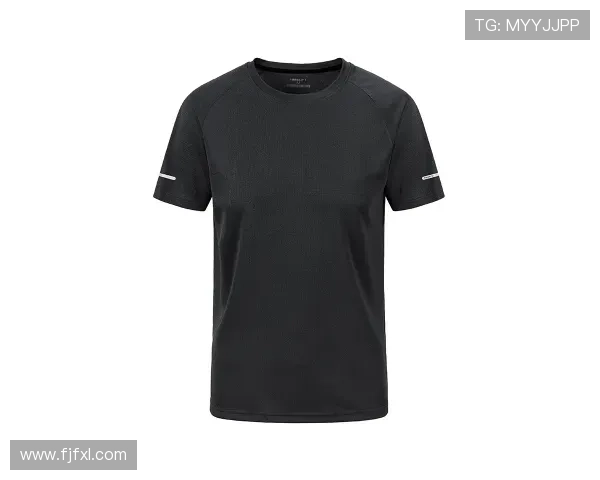 运动男士速干足球球星T恤舒适透气抗汗休闲运动短袖夏季必备